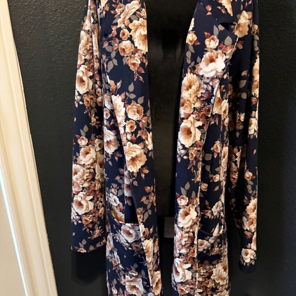 Lularoe Gwen Blazer Jacket 3XL Navy Blue Floral Open Front - Picture 2 of 7